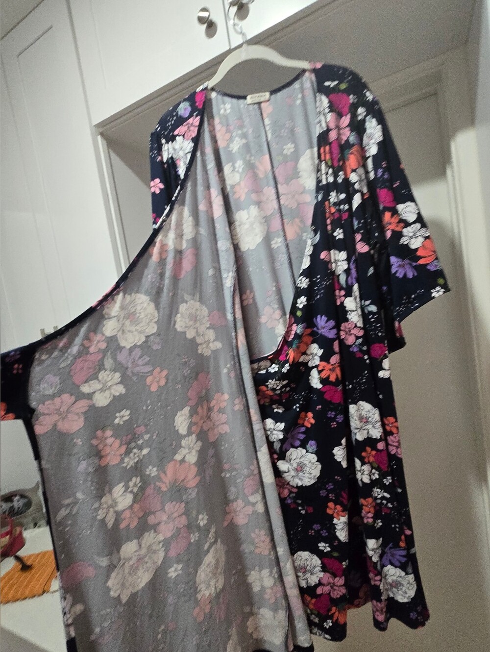 Kiyonna Gemini Floral Wrap dress w/ Kimono Sleeves, Navy, Pink & White 2x/18-20 - Picture 11 of 16